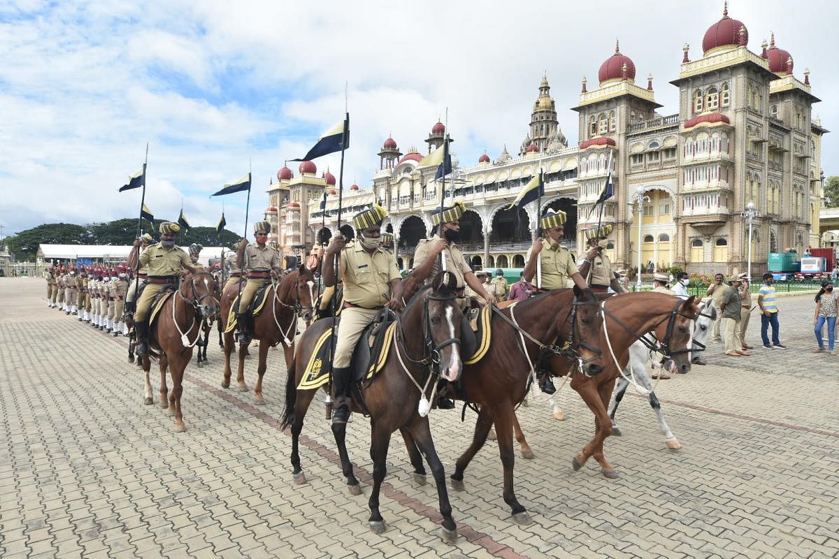 The Mounted Police during a rehearsal for Jamboo Savari in Mysuru on Wednesday. Credit: DH Photo