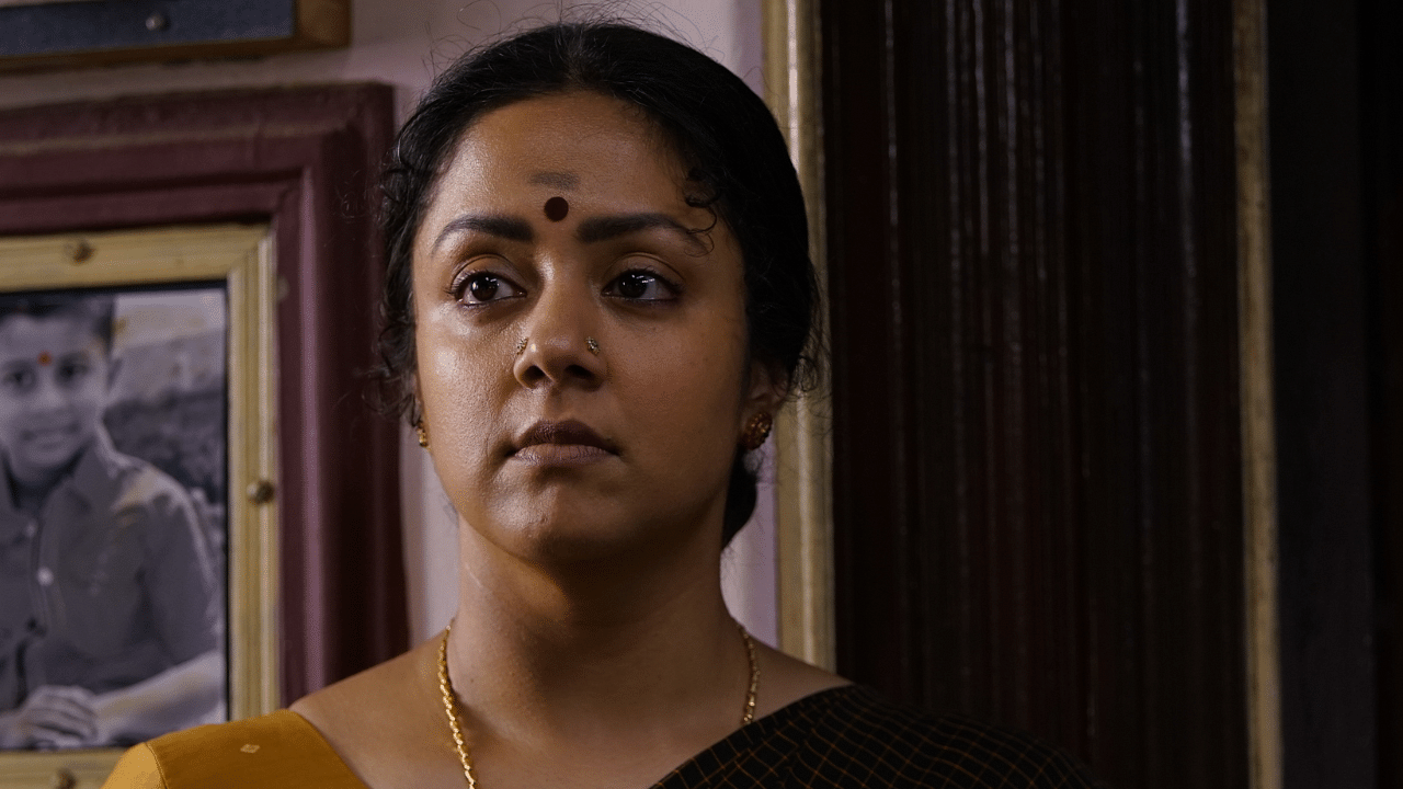 Jyothika in a still from 'Udanpirappe'. Credit: Amazon Prime Video