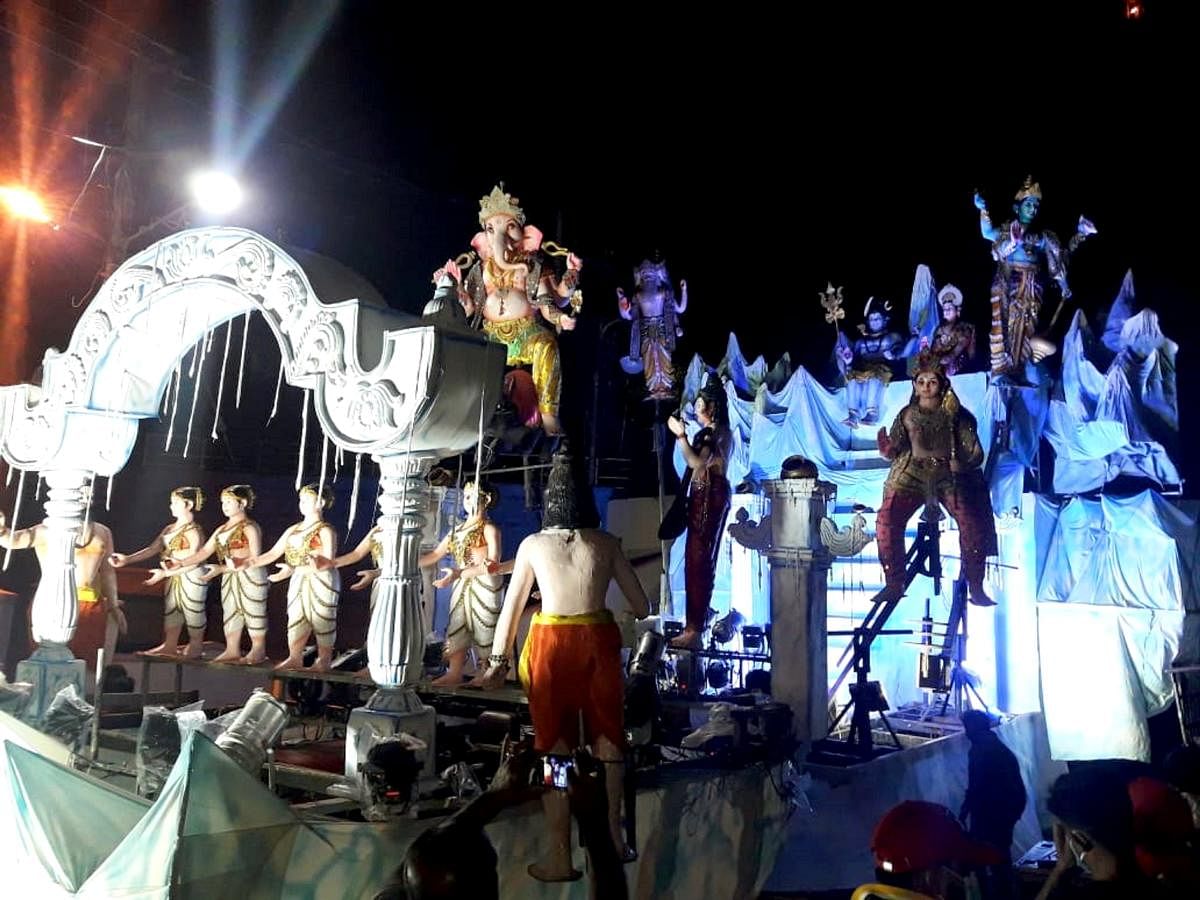One of the ‘Mantapa’ during the Dashamantapa procession as a part of the Madikeri Dasara on Friday. DH Photo