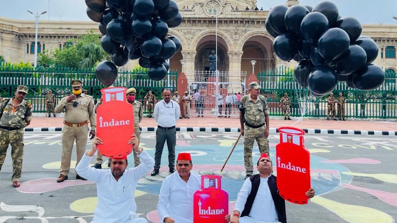 The protest was held ahead of the one-day special session of the state assembly. Credit: Twitter/@yadavakhilesh