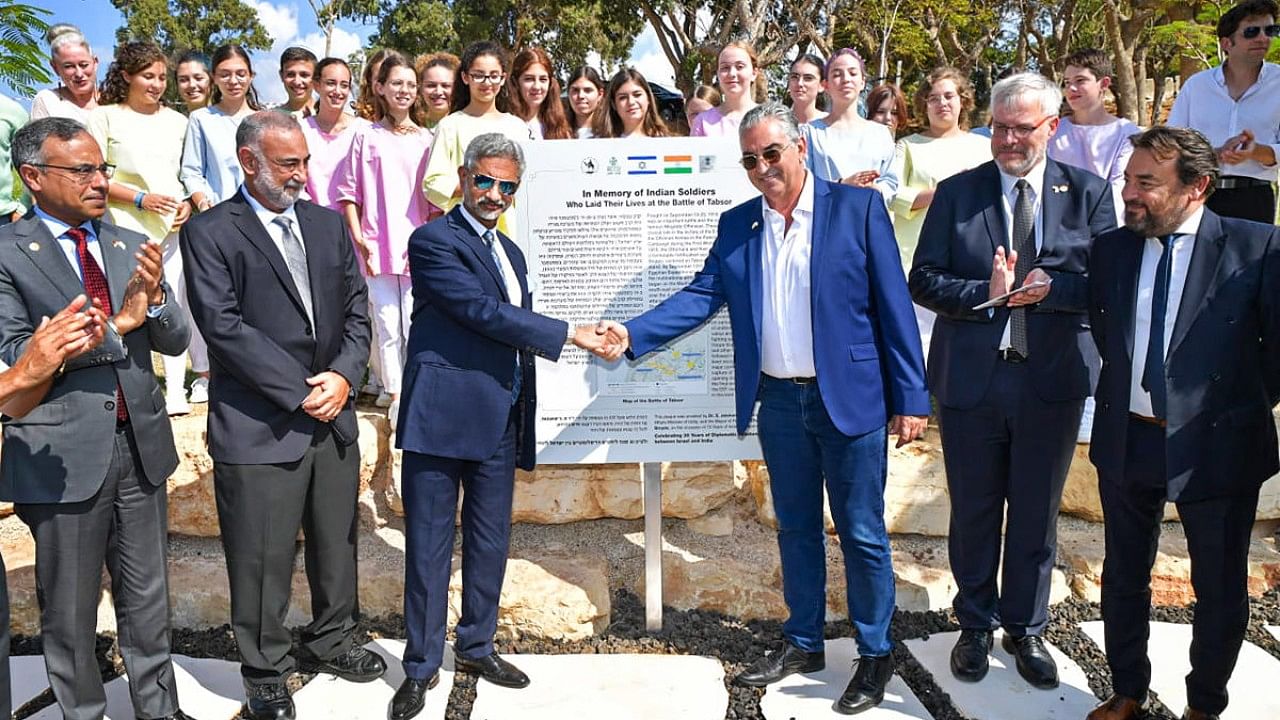 External Affairs Minister S Jaishankar with the Mayor of Ra’anana Chaim Broide during the unveiling of a plaque in memory of Indian soldiers who laid their lives at the Battle of Tabsor, in Ra’anana. Credit: PTI File Photo
