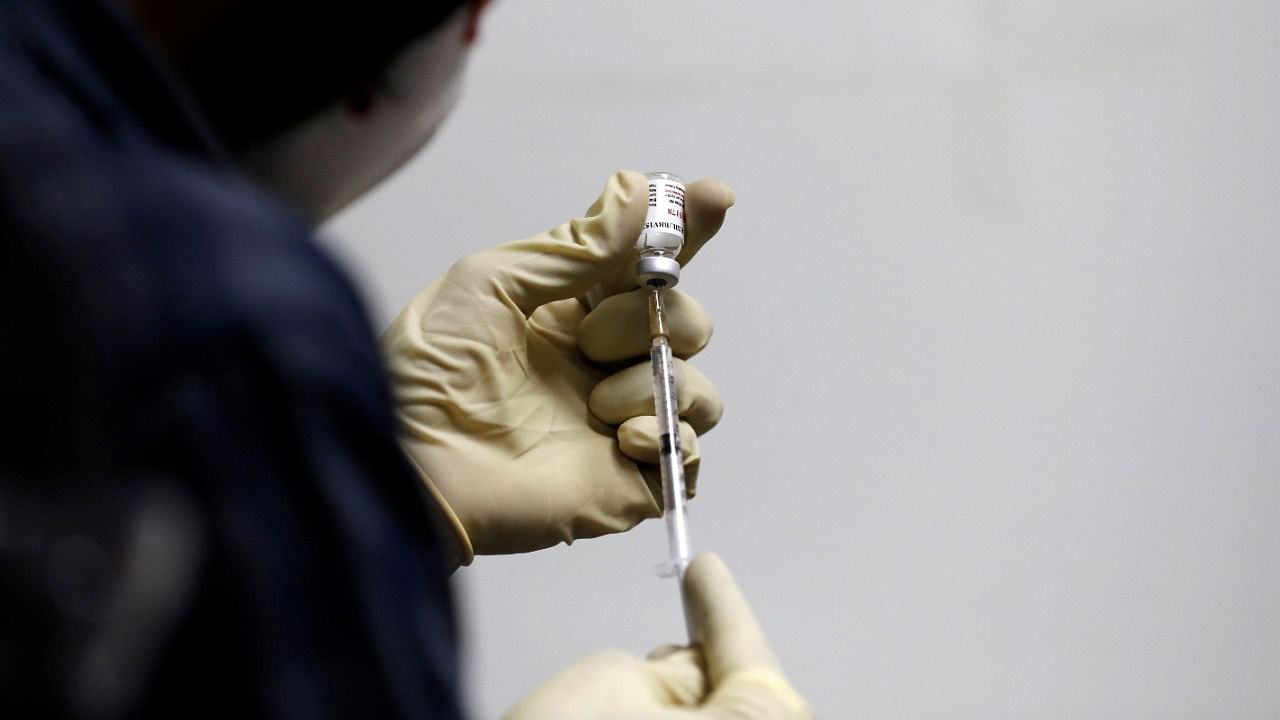 India scripted history on Thursday with the cumulative Covid-19 vaccine doses administered in the country surpassing the 100-crore milestone. Credit: Reuters File Photo