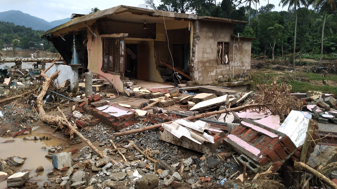 Many houses were reduced to rubbles in floo