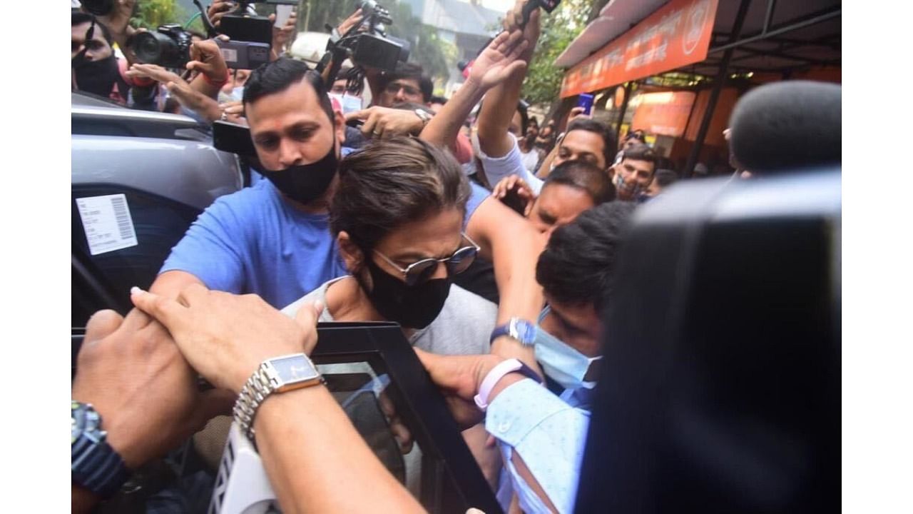 Shah Rukh Khan arrives at Arthur Road Jail in Mumbai. Credit: Special Arrangement