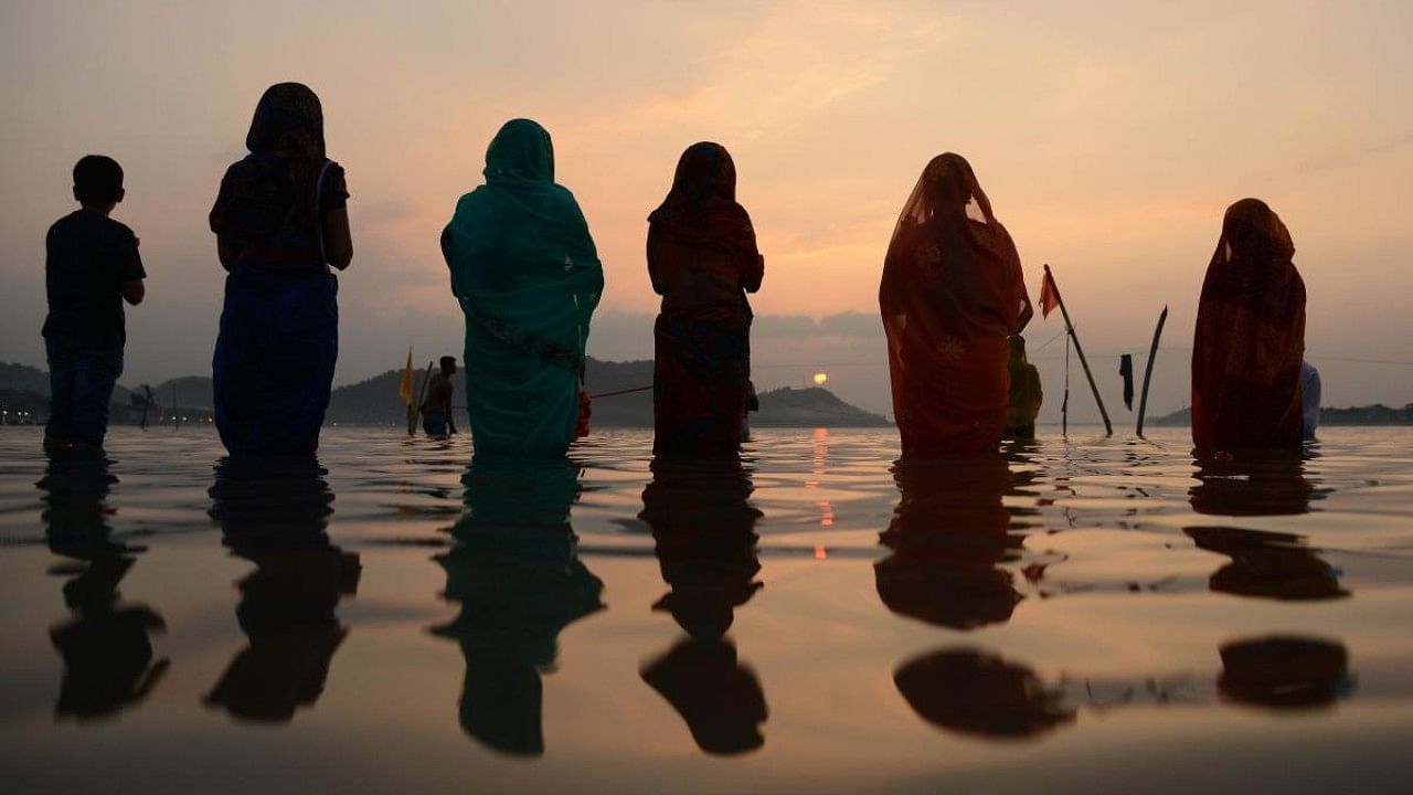 Hindu devotees offer prayers during the 'Chhat Puja'. Credit: AFP File Photo