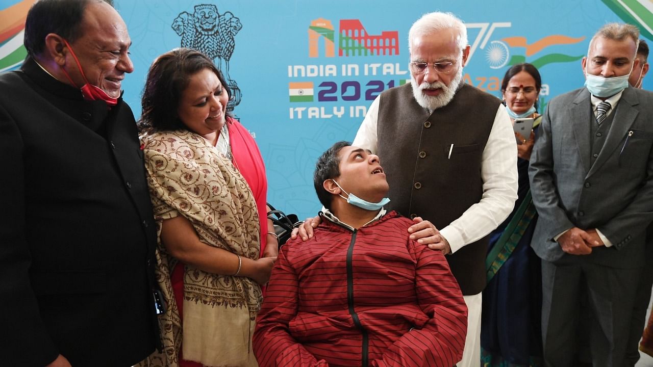 Prime Minister Narendra Modi meets the members of the Indian diaspora in Italy. Credit: Twitter/@NarendraModi
