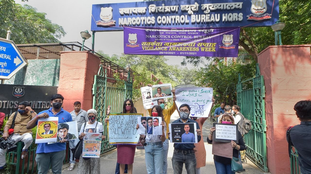  Supporters of NCB Mumbai Zonal Director Sameer Wankhede protesting outside the NCB office in New Delhi. Credit: PTI Photo