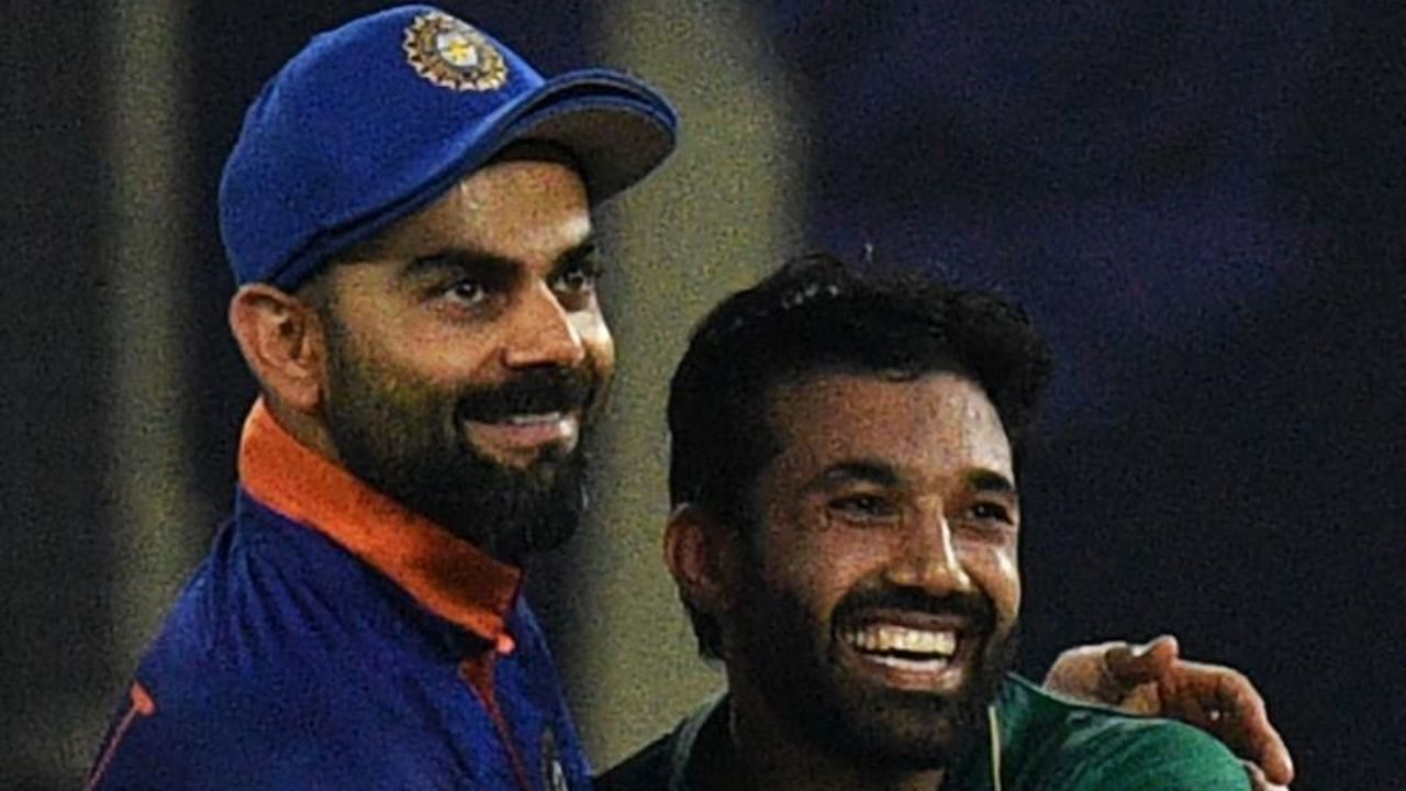 India's captain Virat Kohli (L) greets Pakistan's Mohammad Rizwan at the end of the ICC men’s Twenty20 World Cup cricket match between India and Pakistan at the Dubai International Cricket Stadium. Credit: AFP Photo