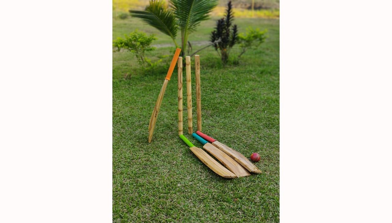 Bamboo bat and stumps prepared in Tripura. Credit: Bamboo and Cane Development Institute, Agartala