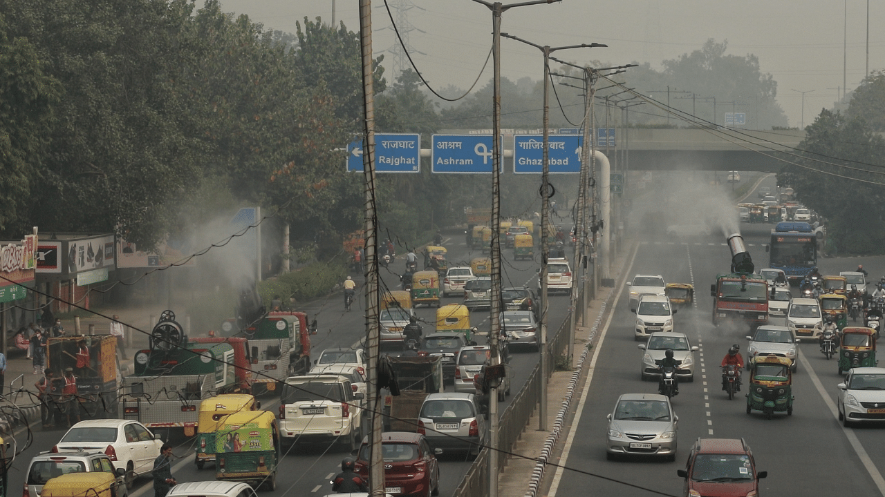 Anti-smog initiatives increase as Delhi battles pollution. Credit: IANS Photo