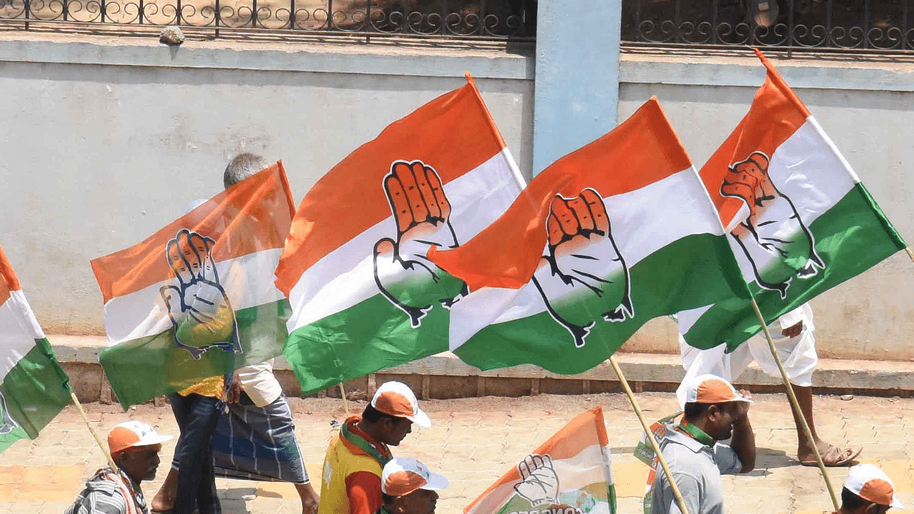 Congress flag. Credit: DH File Photo