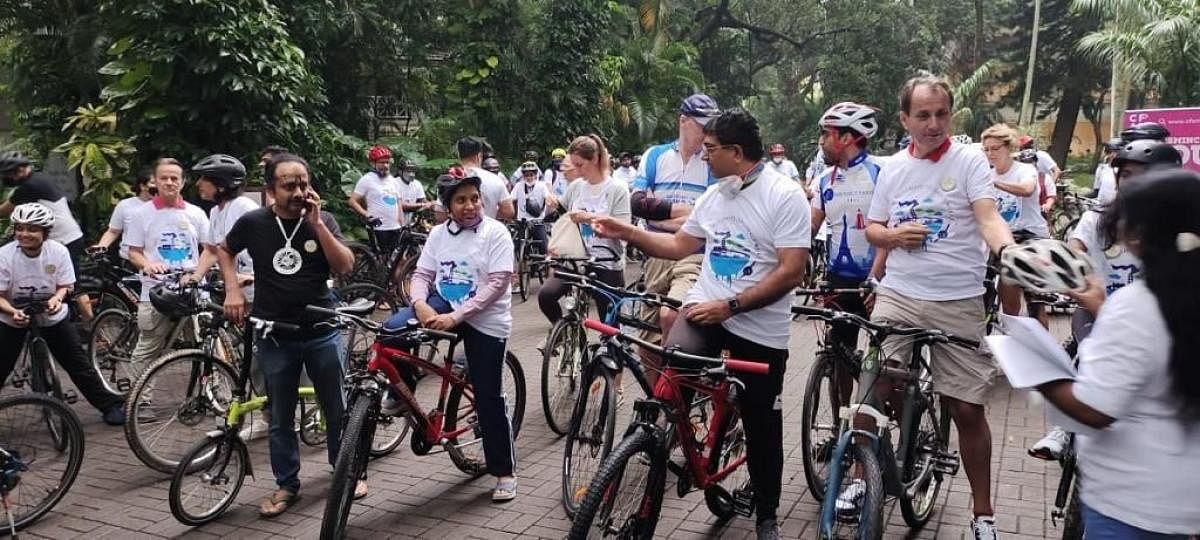 As part of the #My15MinCity initiative, a group rode from the Taj West End to 20 landmarks of the city in October.