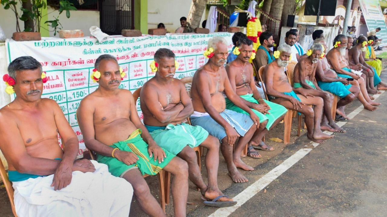 Farmers on a hunger strike in Trichy. Credit: PTI Photo
