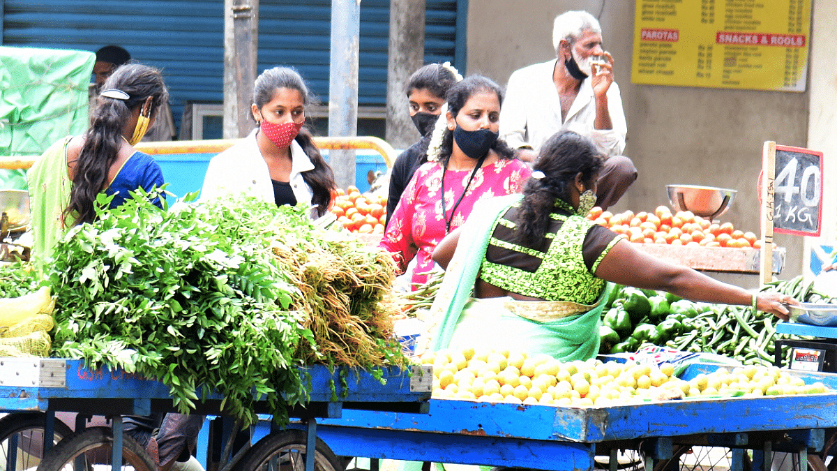Bengaluru receives a majority of its vegetables from the districts of Kolar, Chikkaballapur, a few places in Bengaluru Rural and Tamil Nadu. Credit: DH Photo