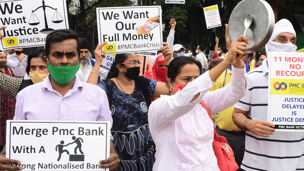 PMC Bank depositors protest in Mumbai. Credit: PTI Photo