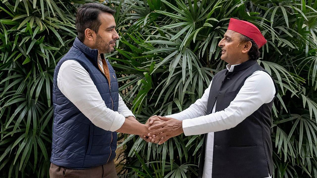 Rashtriya Lok Dal President Jayant Singh Chaudhary meets Samajwadi Party President Akhilesh Yadav. Credit: PTI Photo