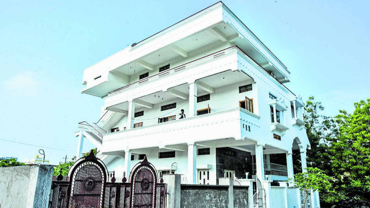 House of PWD Jewargi subdivision junior engineer Shantagouda Biradar at Gubbi colony. Credit: DH Photo