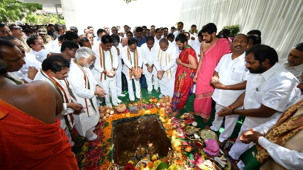 TRS leaders at a ceremony. Credit: DH File Photo