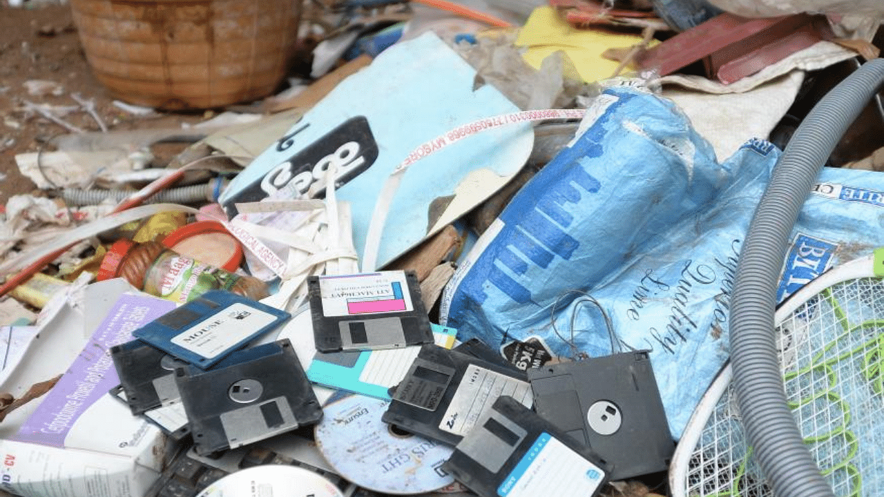 Thousand tonnes of e-waste on average originates solely from IT companies in Bengaluru monthly. Credit: DH Photo