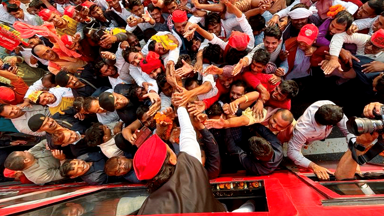 The slogan 'Khadeda Hoibe' has been heard in Akhilesh’s rallies throughout November and the party. Credit: PTI Photo