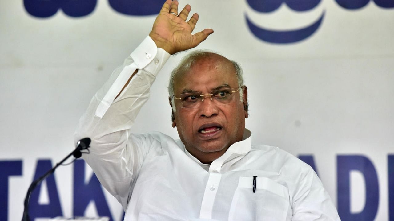 Senior Congress leader Mallikarjun Kharge. Credit: DH File Photo