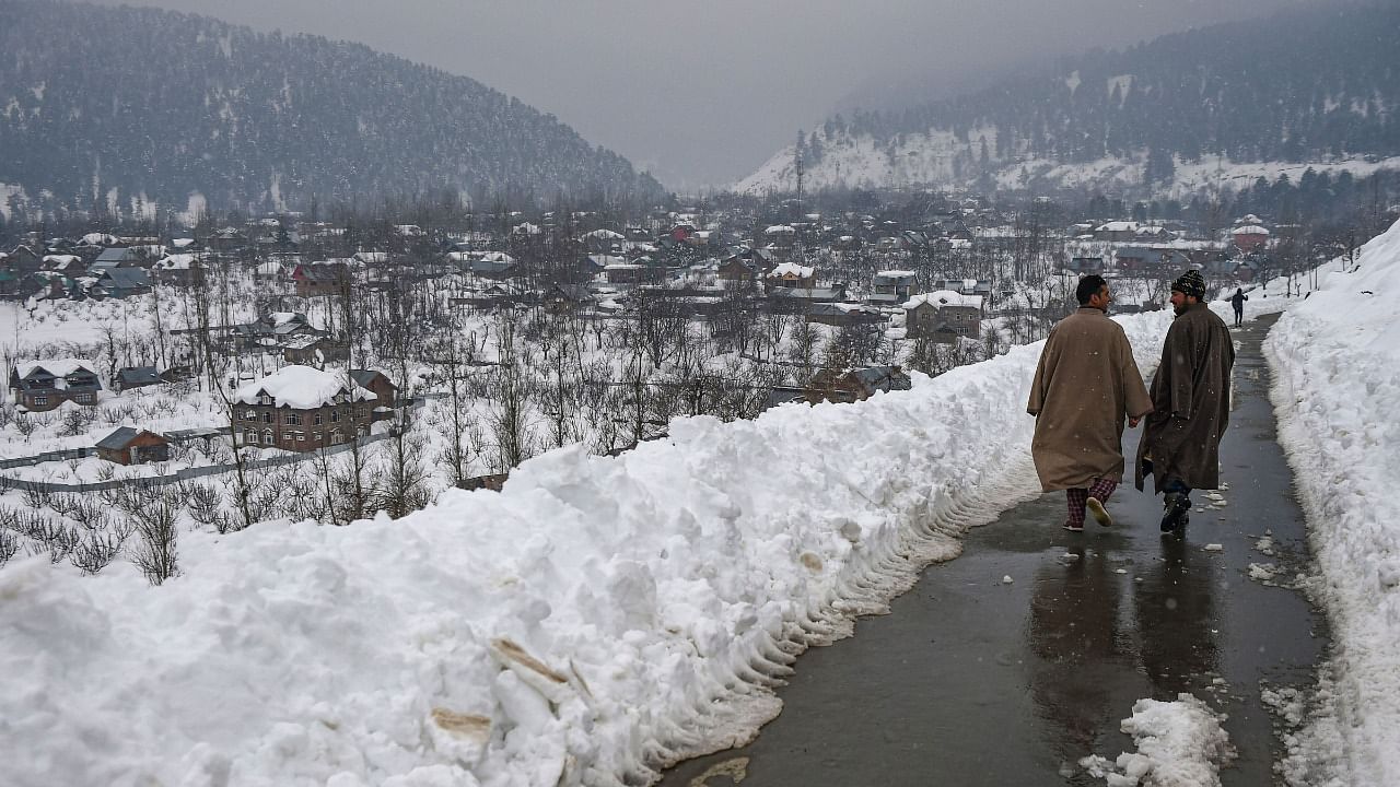Srinagar recorded a low of minus 2.5 degrees Celsius on Tuesday night, down from minus 1.5 degrees Celsius the previous night. Credit: PTI File Photo