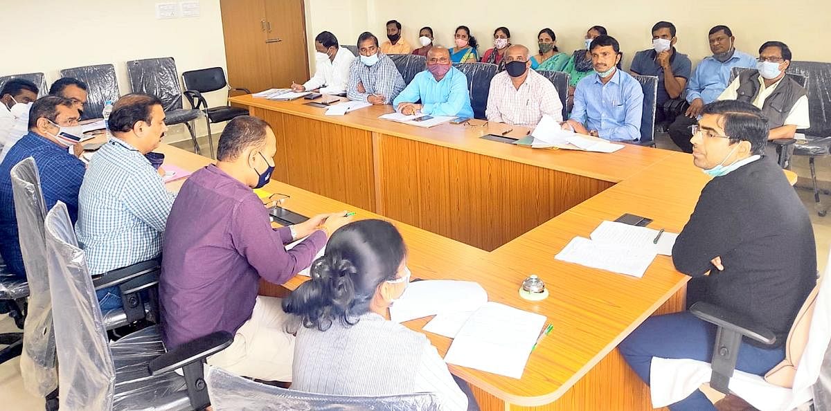 Zilla Panchayat CEO Bhanwar Singh Meena conducts the district SVEEP committee meeting in Madikeri.