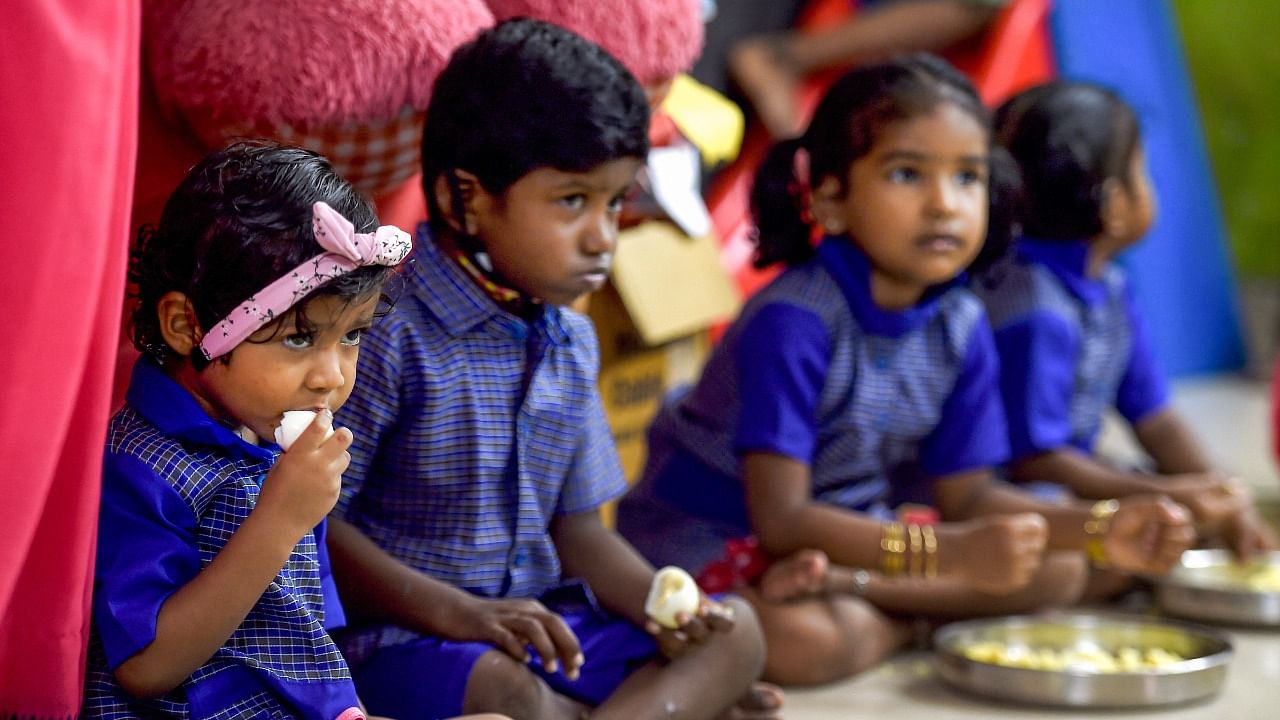 From December 1, the Karnataka government has started providing boiled eggs and bananas to children studying in government aided schools, aged between six and 15 years and suffering from malnutrition, anaemia and deficiency of proteins. Credit: PTI File Photo
