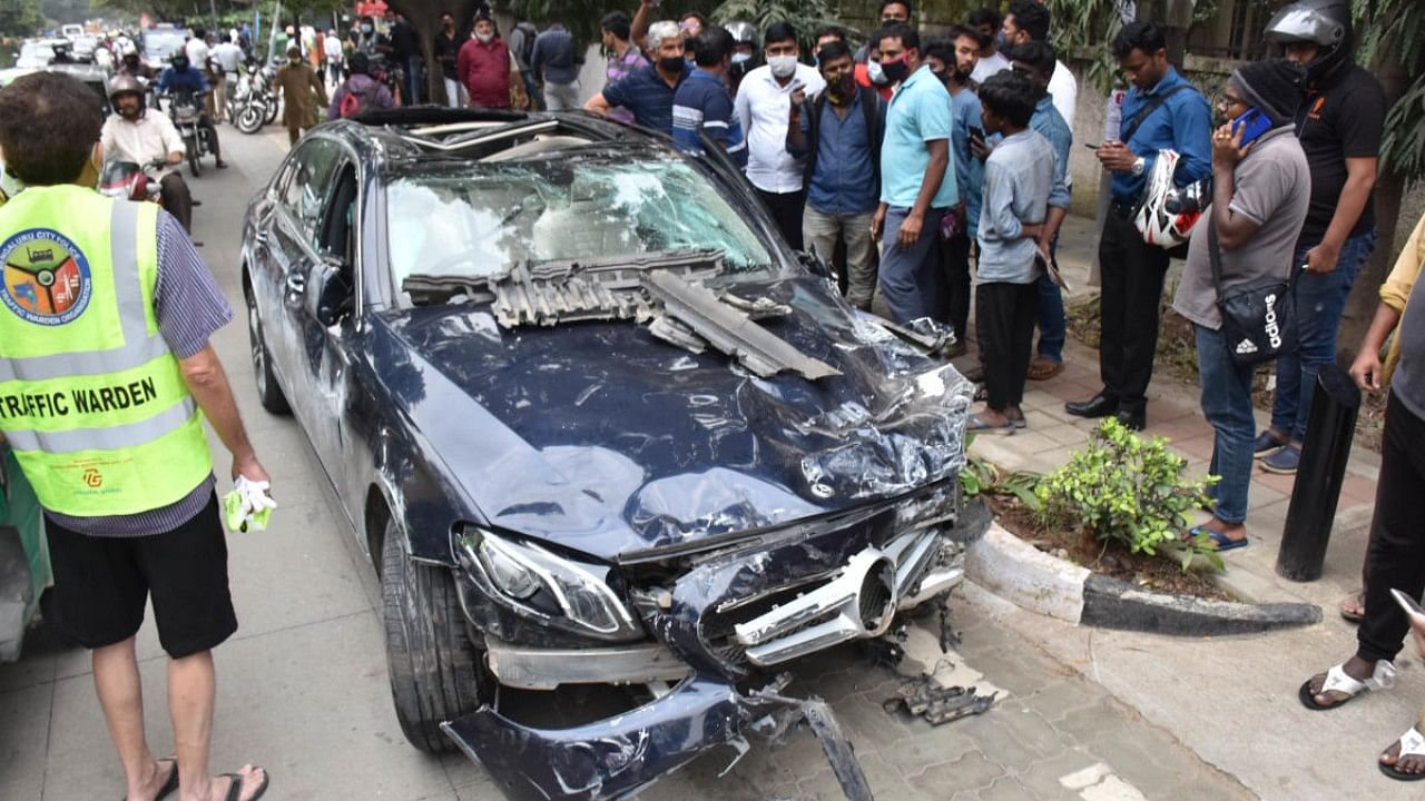 The damaged vehicle after serial accident on 80th feet road at Indiranagar in Bengaluru on Tuesday. Credit: DH Photo
