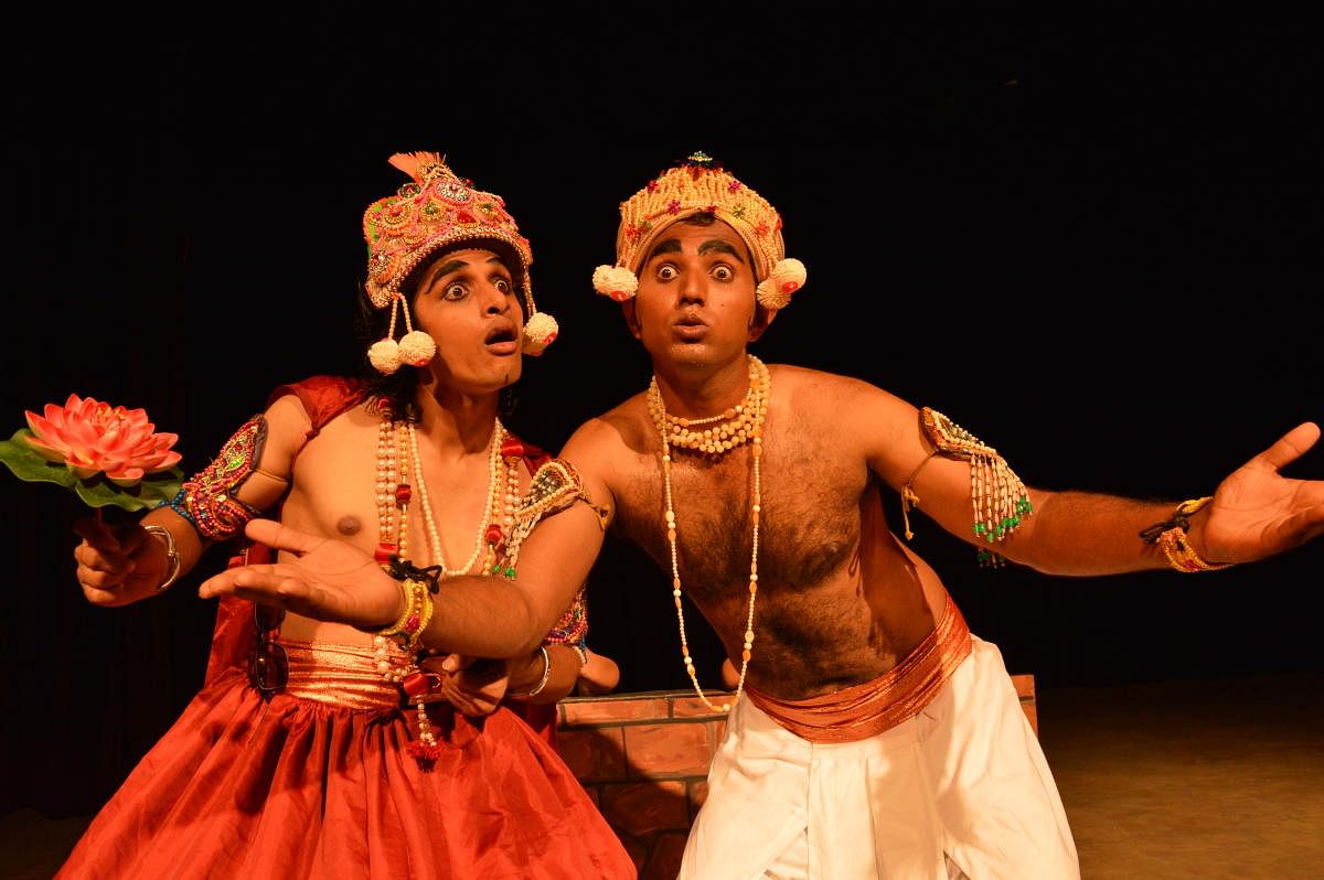 Scenes from Bendre’s famous play Saayo Aata. Photo courtesy: Natana Mysore 