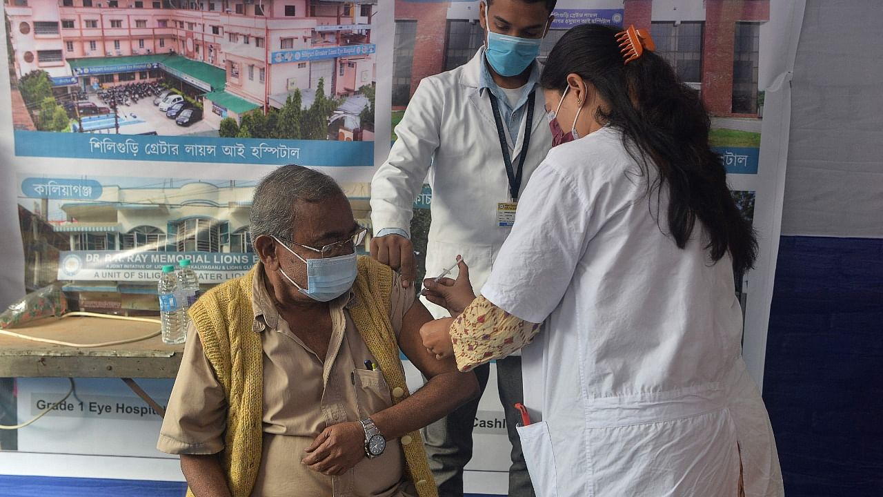 India's vaccine demand was only about 252 million doses in the past month, against a domestic production capacity of more than 345 million a month of its three main approved shots alone. Credit: AFP Photo