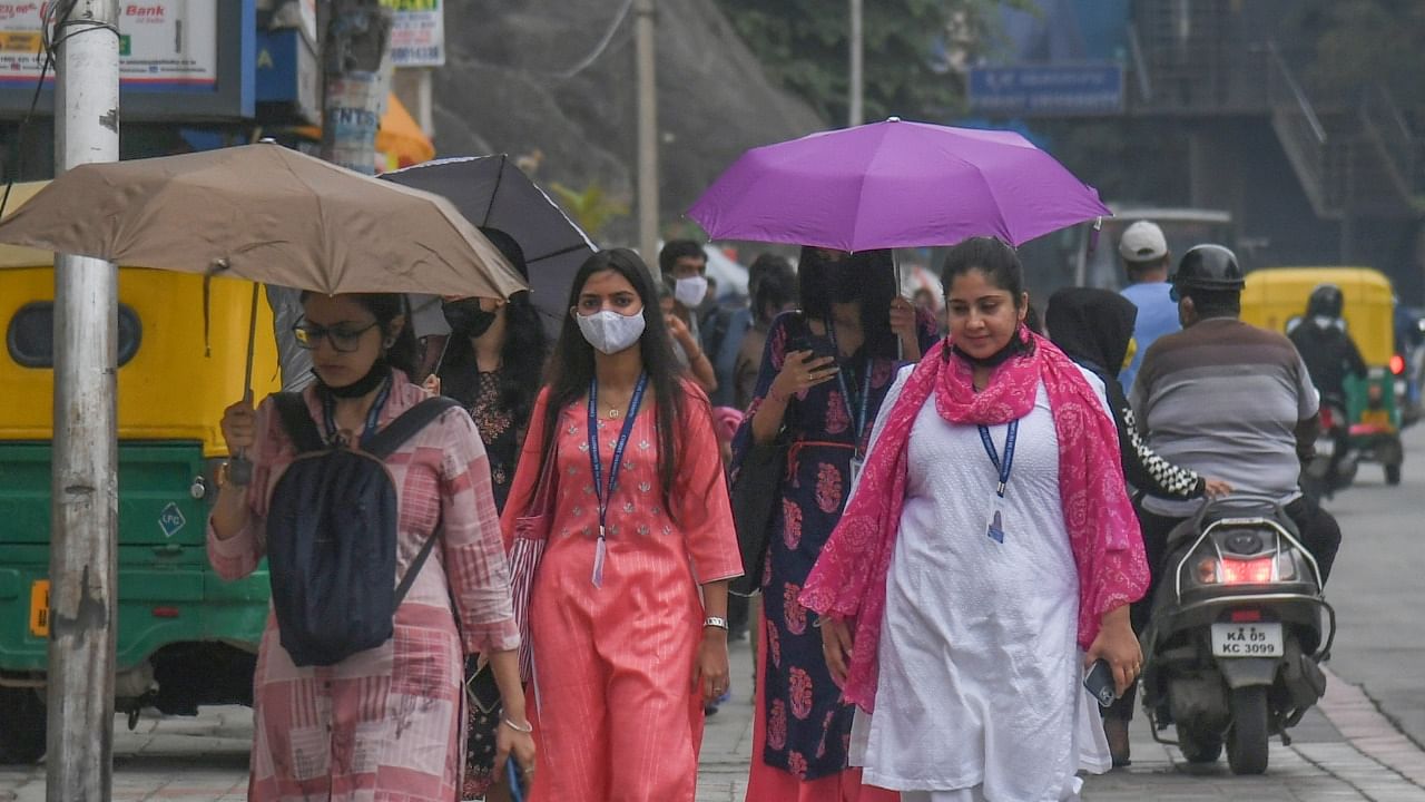 The chilly weather that suddenly turns hot may have perplexed people, but weather experts say there is no heat. Credit: DH File Photo