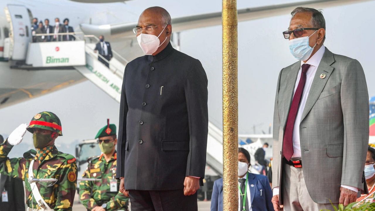 President Ram Nath Kovind being welcomed by President Abdul Hamid of Bangladesh during his reception in Dhaka. Credit: PTI Photo/Twitter/@rashtrapatibhvn