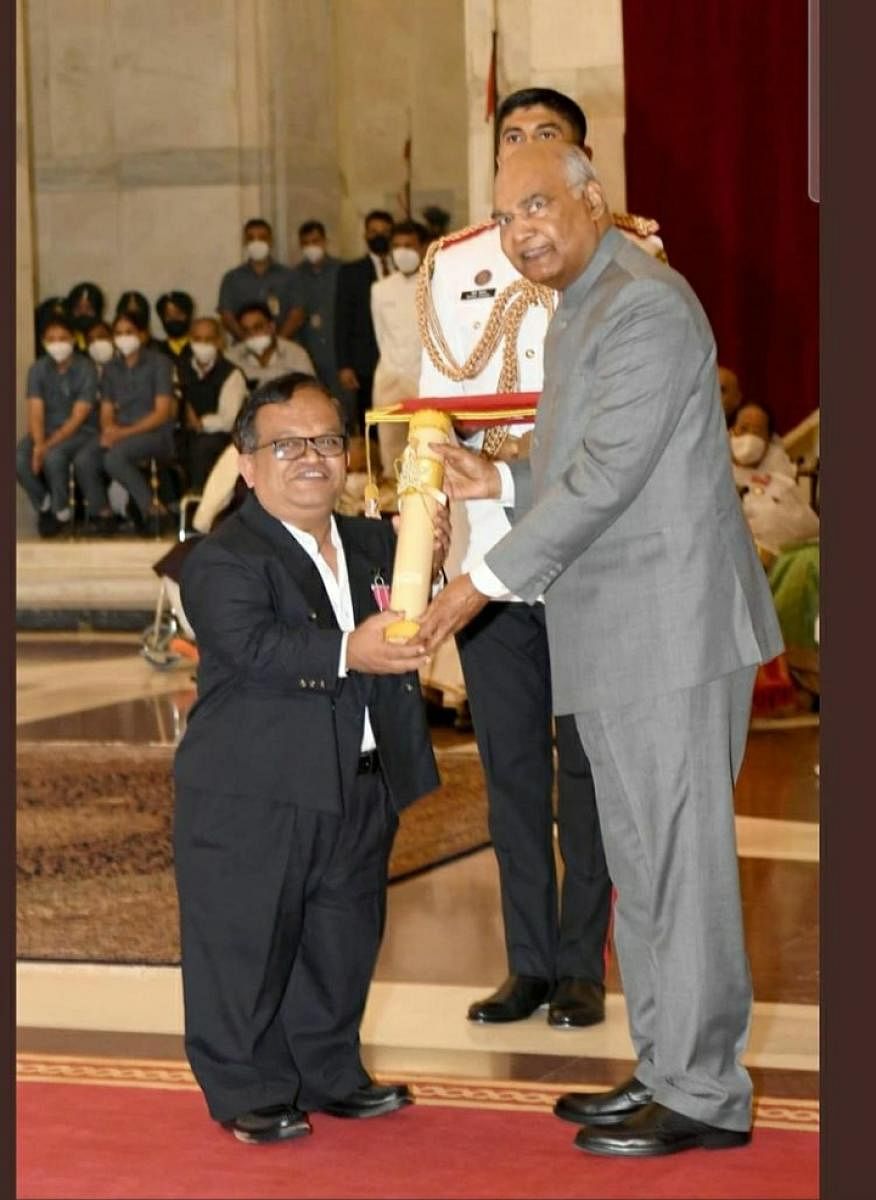 K Y Venkatesh receiving the Padma Shri Award
