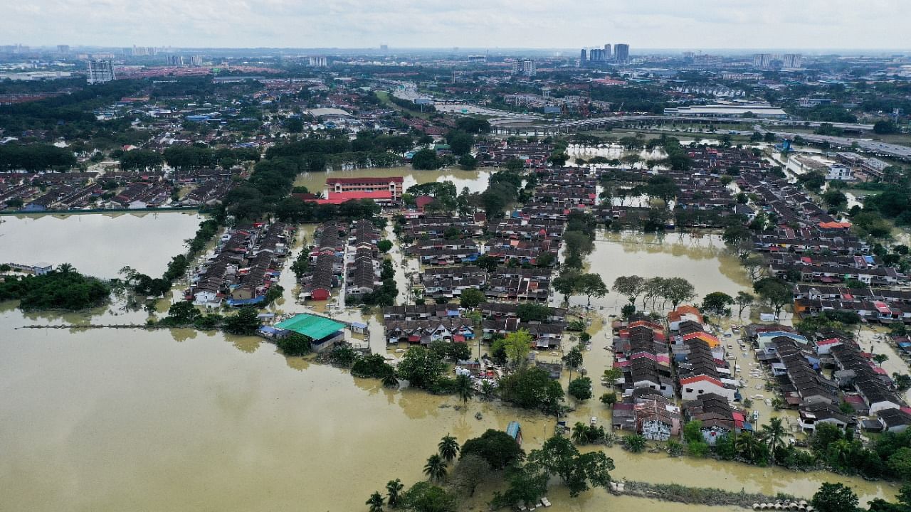 An aerial view of the flooded neighbourhood Taman Sri Muda in Shah Alam, Selangor state, Malaysia. Credit: Reuters Photo