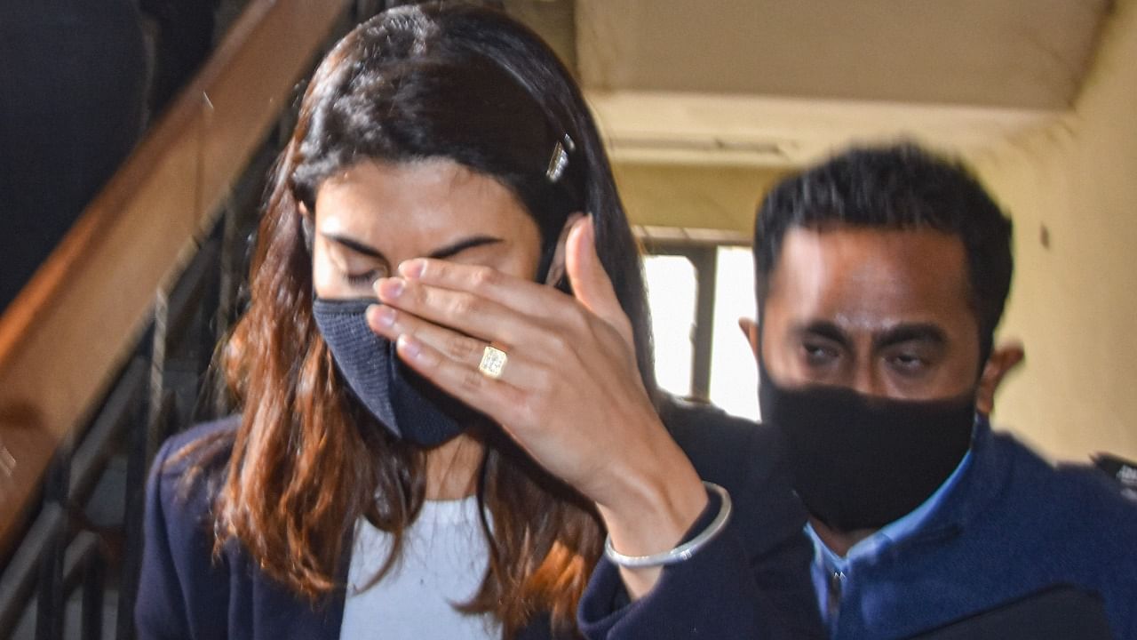 Bollywood actress Jacqueline Fernandez arrives at Enforcement Directorate office for questioning in connection with a money laundering case, in New Delhi, Wednesday, December. 8, 2021. Credit: PTI File Photo