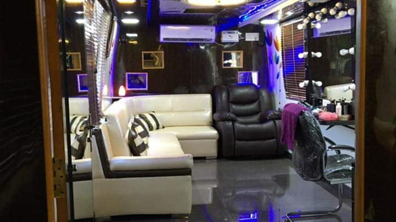 Sandal Chariot Enterprises, based in Bengaluru, spends Rs 30 lakh to 1 crore on the interiors of each of its caravans. Production units hire the caravans for movie stars.