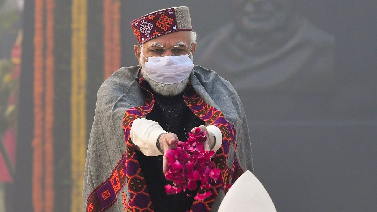 Prime Minister Narendra Modi pays tributes to former prime minister Atal Bihari Vajpayee on his birth anniversary, at Sadaiv Atal, in New Delhi, Saturday. Credit: PTI Photo