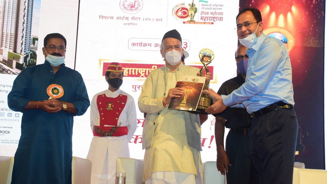 Maharashtra Governor Bhagat Singh Koshyari (C) during the ‘Maharashtrachi Girishikhare’ awards ceremony in Mumbai. Credit: Special Arrangement