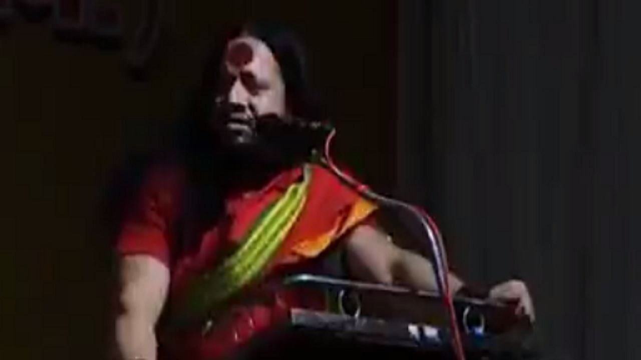Screengrab of Kalicharan Maharaj addressing the conclusion session of  two-day 'dharma sansad' at Ravan Bhata ground in Raipur. Credit: Video screengrab
