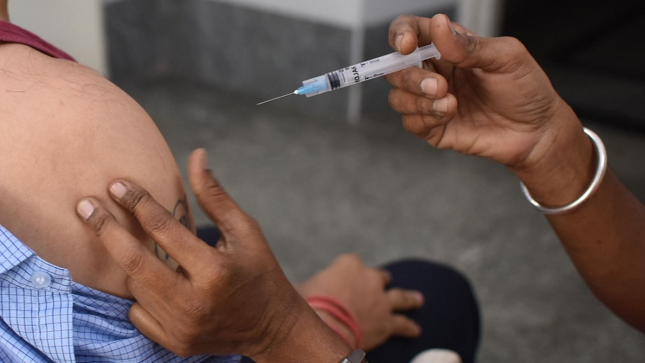 Officials are yet to design a vaccination plan at zonal and ward levels. Credit: DH File Photo/Pushkar V