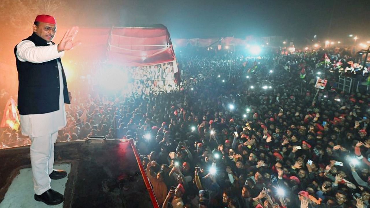Akhilesh Yadav at the start of his 'rath yatra' in Unnao. Credit: PTI Photo