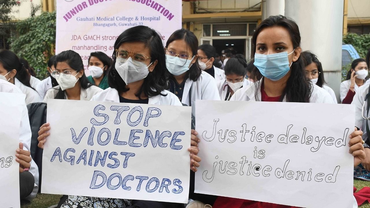 The resident doctors had called for a total shutdown of medical services in the hospitals after the police action during their march towards the apex court on December 27. Credit: IANS Photo