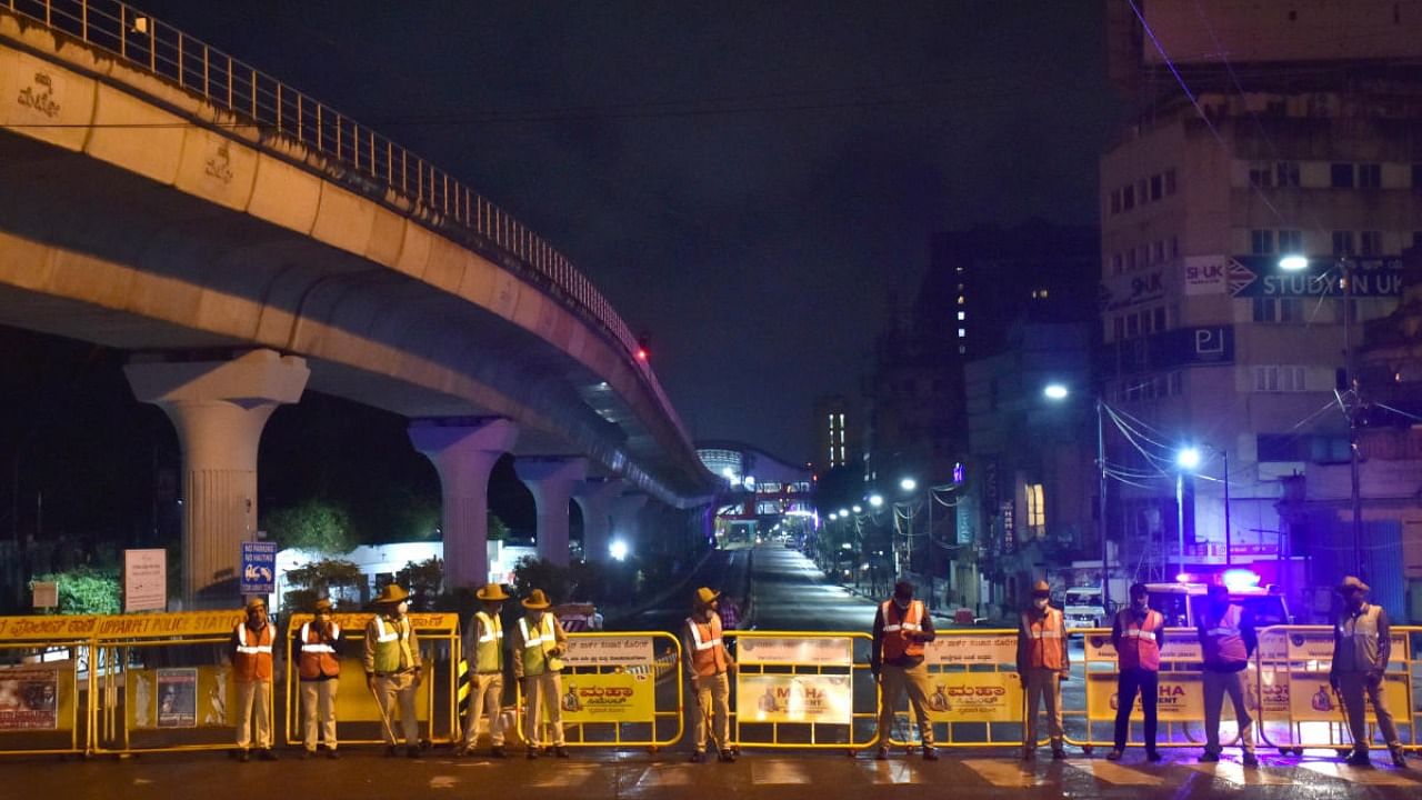 With night curfew in place, youngsters converged on the city’s party hubs: Church Street, Brigade Road, Koramangala and Indiranagar. Credit: DH Photo