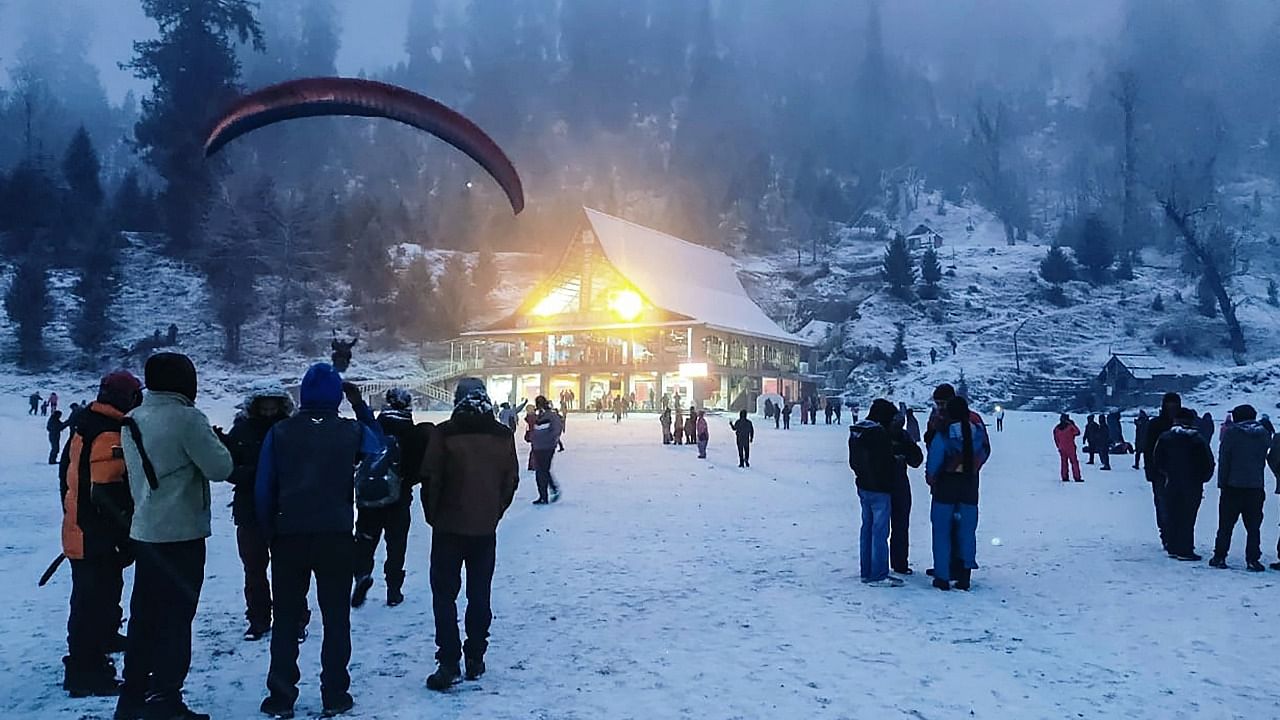 In view of chances of thunderstorm and lighting with hailstorm at isolated parts in the state from January 4 to 5, the Met asked the state authorities and the public to take adequate safety measures. Credit: PTI Photo