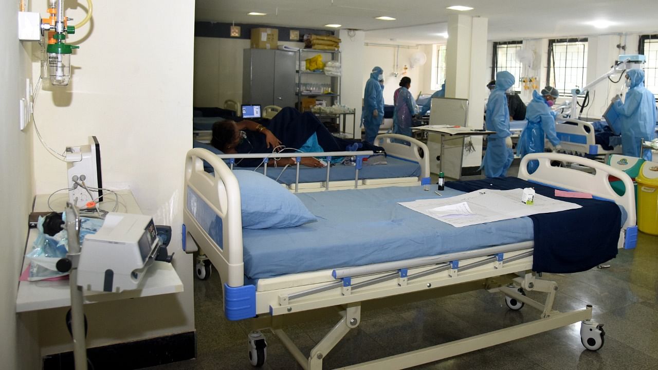 According to government order, all the private hospitals should keep ready and reserve 30 per cent beds under each category. Credit: DH File Photo