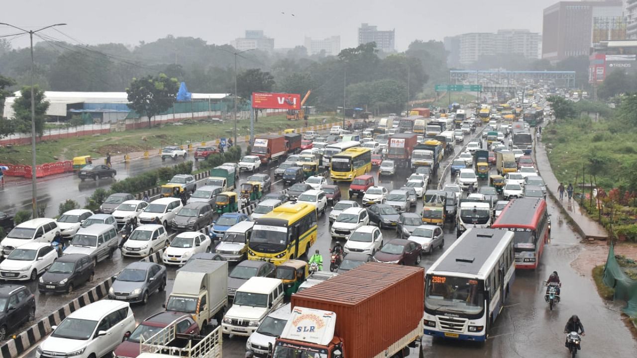 File Photo of traffic on Airport Road near Hebbal Junction. Credit: DH Photo