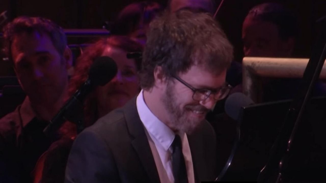 Screengrab from American pianist Ben Folds' demonstration of how to compose a song in 10 minutes. 