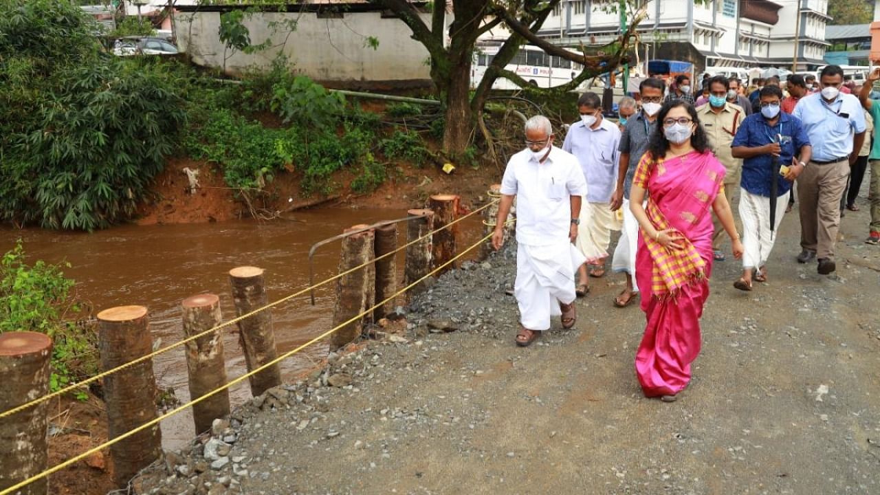 Pathanamthitta collector Divya S Iyer reviewing arrangements at Pampa. Credit: DH file photo