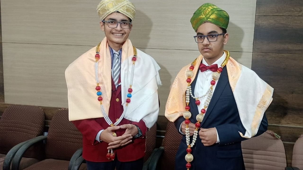 Along with Fateen (L), the district administration also felicitated Uttar Pradesh’s Abhinav Kumar Choudhary who won the award in the social service category. Credit: Special Arrangement